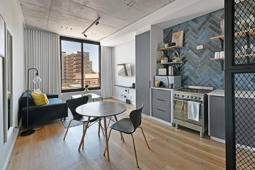 Sea Point Living With Rooftop Pool Apartment