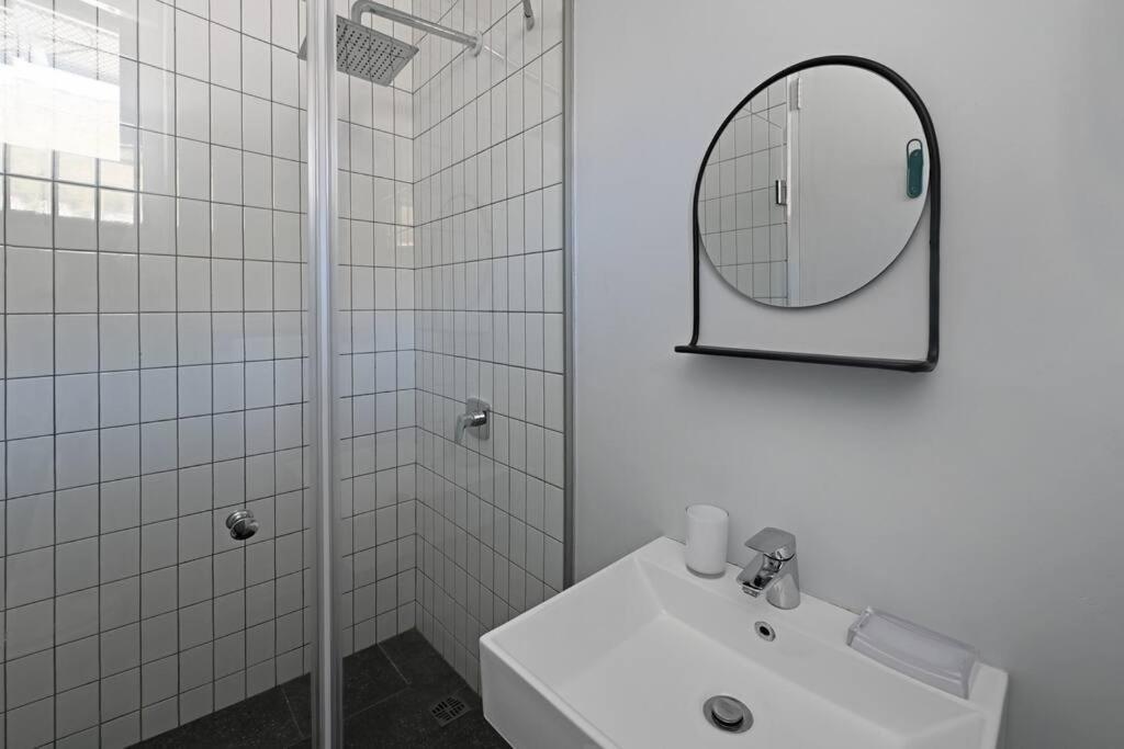 Apartment Sea Point Living With Rooftop Pool *